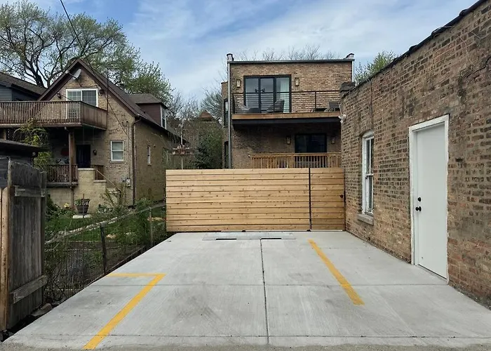 Stylish 2br Stunner In Unbeatable Location * Chicago