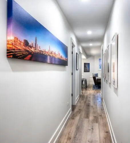 Stylish 2br Stunner In Unbeatable Location Chicago
