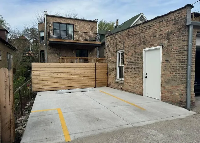 Stylish 2br Stunner In Unbeatable Location *