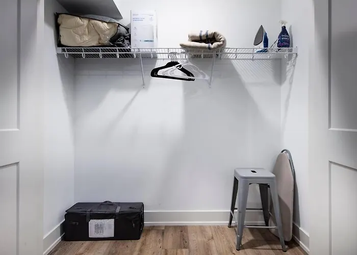 Stylish 2br Stunner In Unbeatable Location *